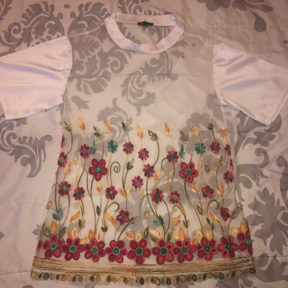 Sheer floral top💐